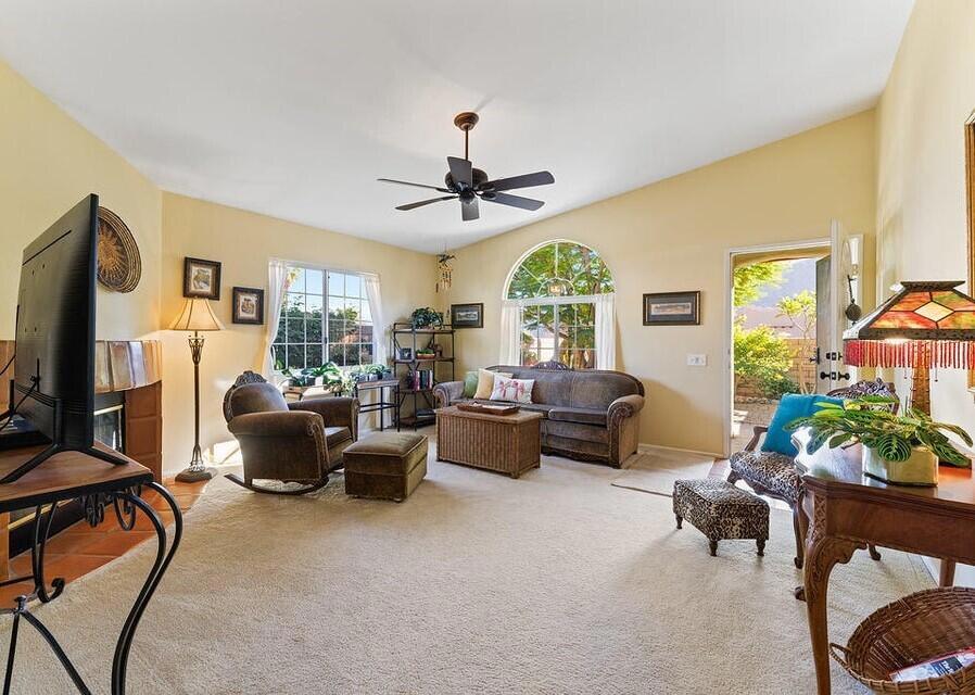 54685 Avenida Alvarado