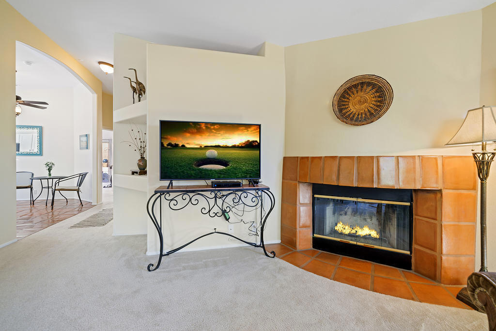 54685 Avenida Alvarado