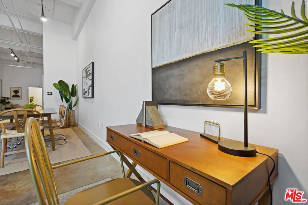 1130 S FLOWER Street Unit: 304