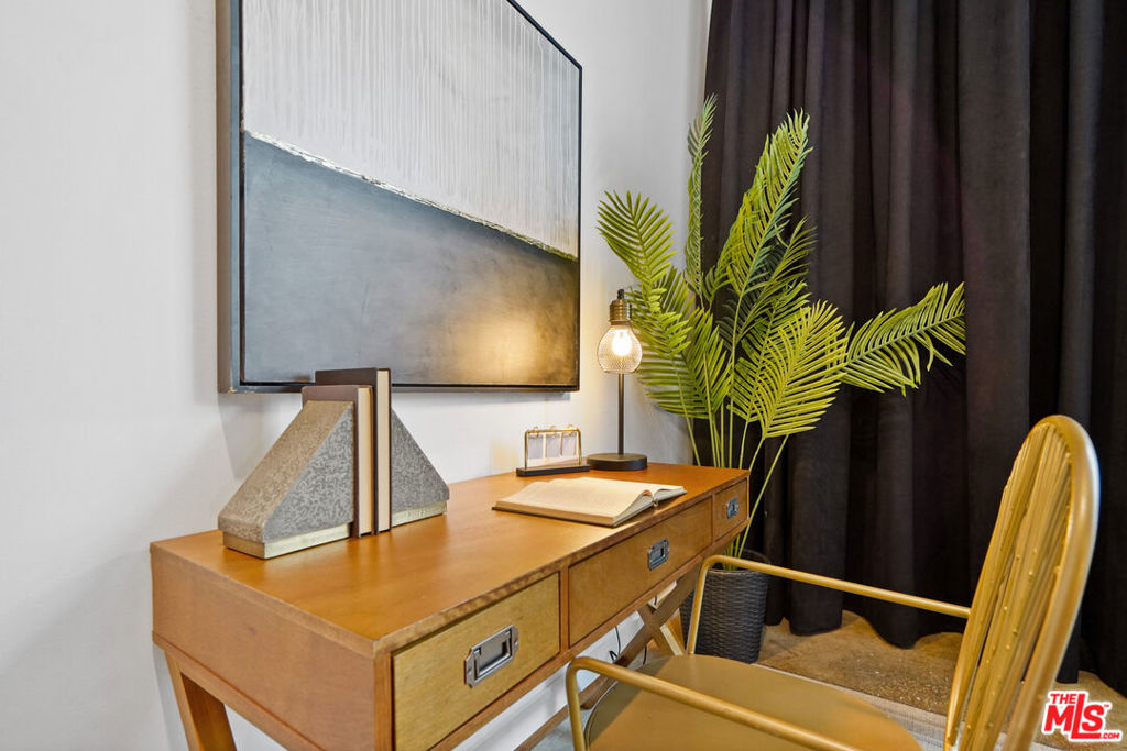 1130 S FLOWER Street Unit: 304