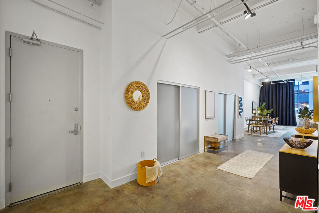 1130 S FLOWER Street Unit: 304