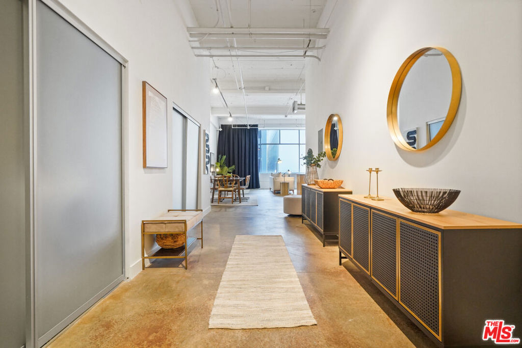 1130 S FLOWER Street Unit: 304