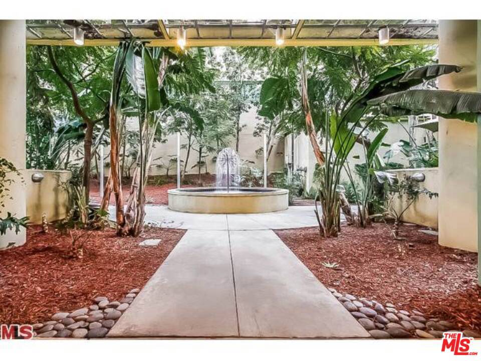 1130 S FLOWER Street Unit: 304