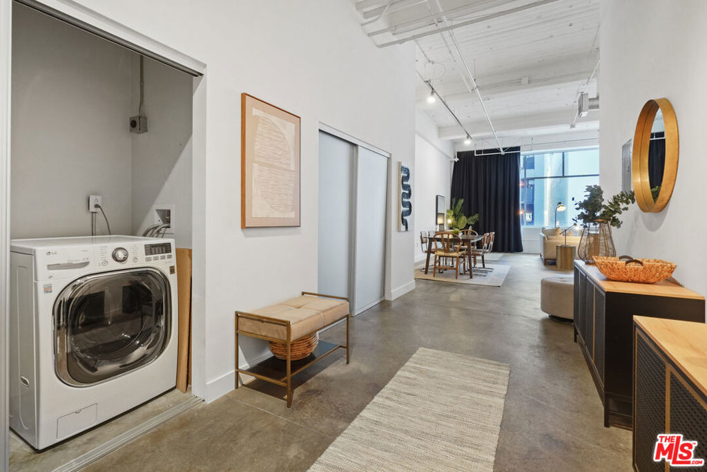 1130 S FLOWER Street Unit: 304