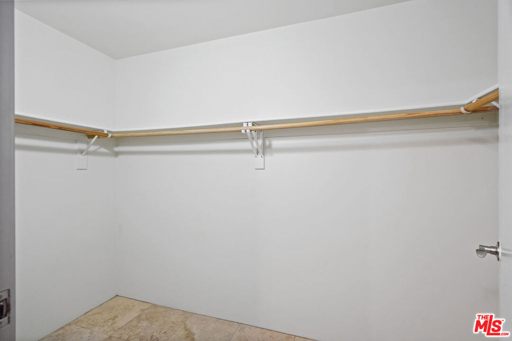 1130 S FLOWER Street Unit: 304