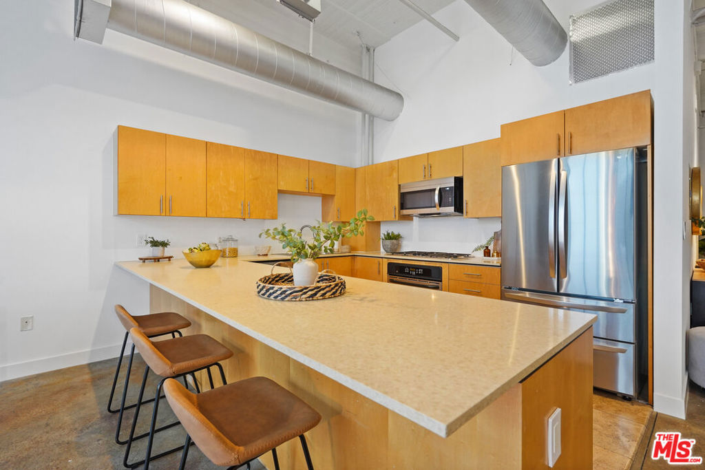 1130 S FLOWER Street Unit: 304