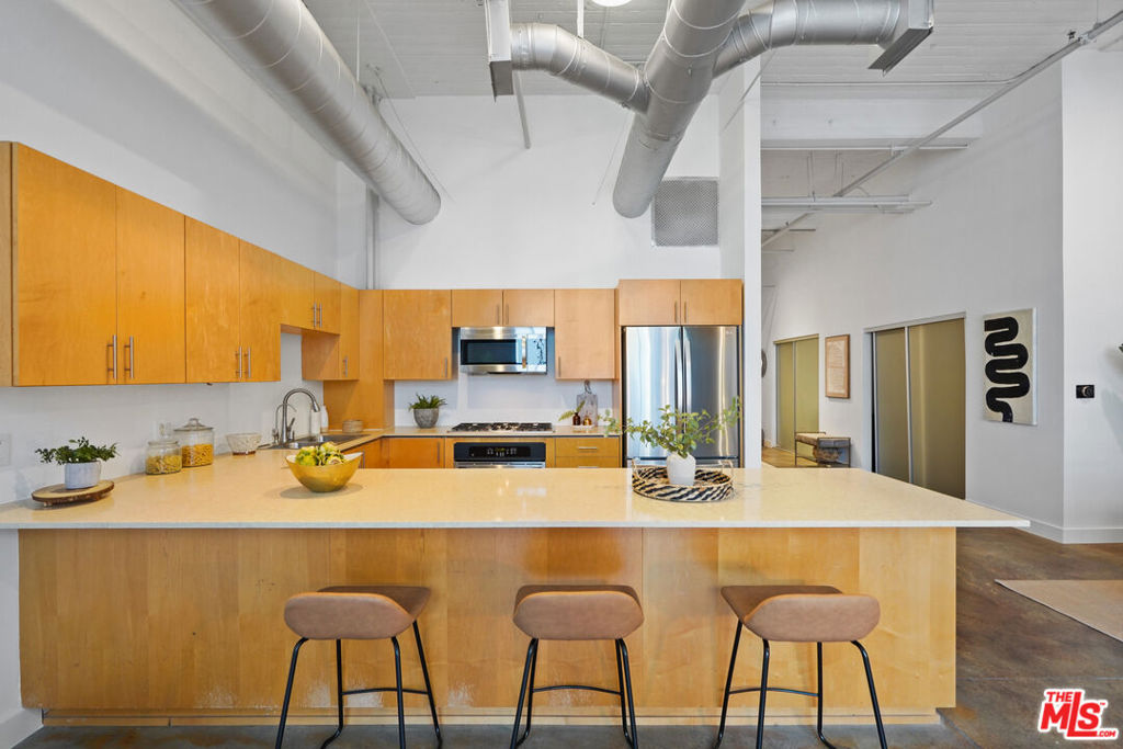 1130 S FLOWER Street Unit: 304