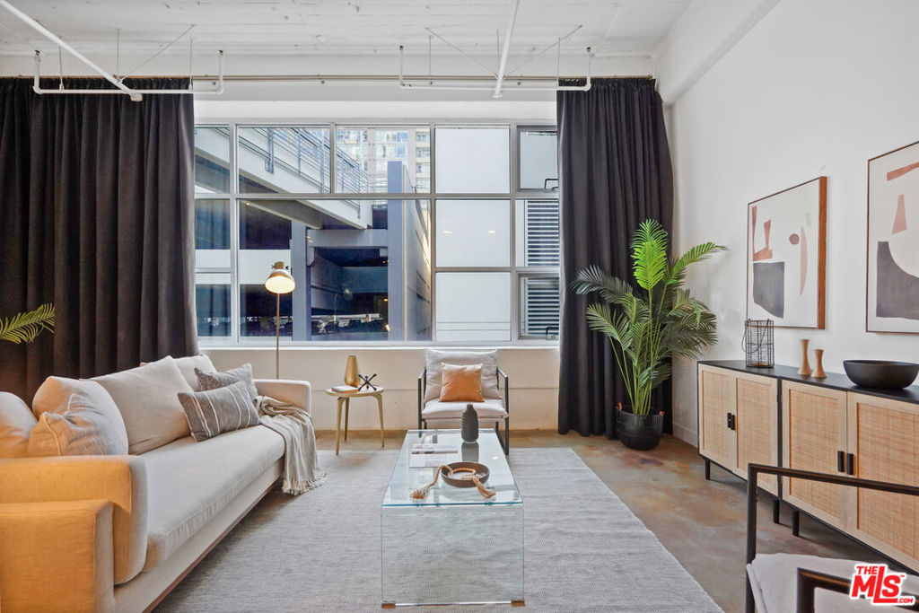 1130 S FLOWER Street Unit: 304