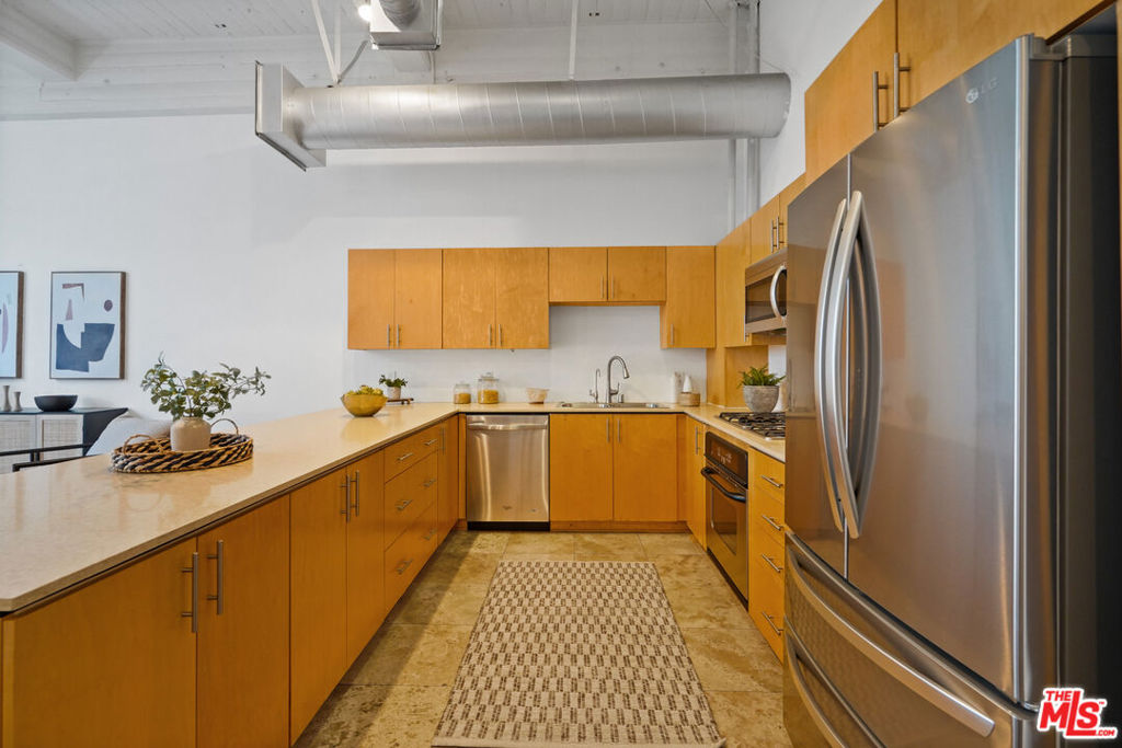 1130 S FLOWER Street Unit: 304