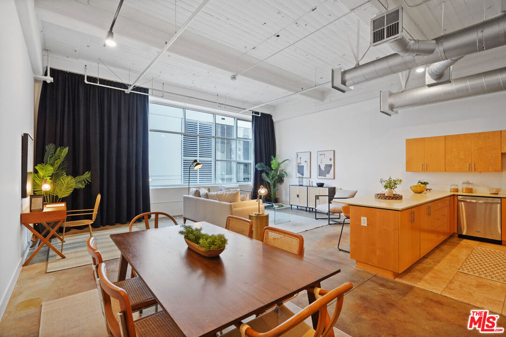 1130 S FLOWER Street Unit: 304