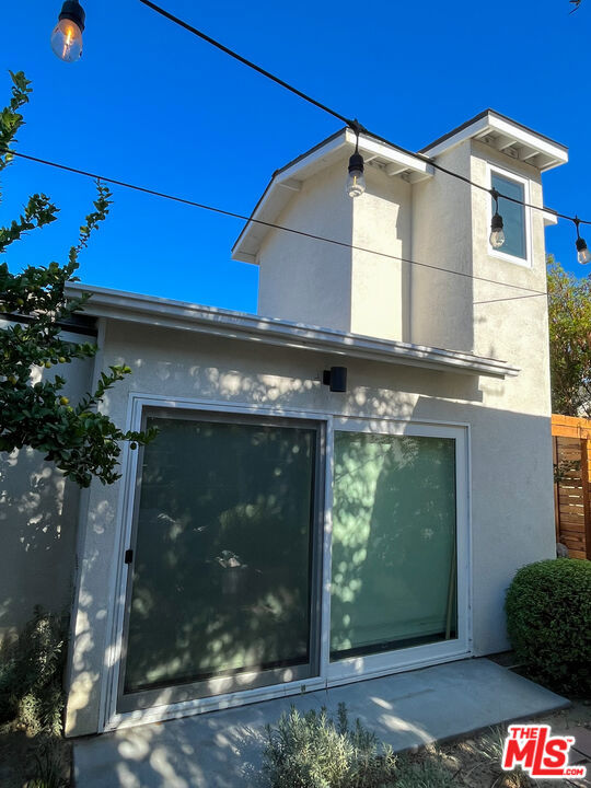 2346 1/2 Elmgrove Street