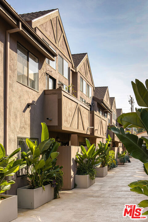 1118 E Palmer Avenue 104