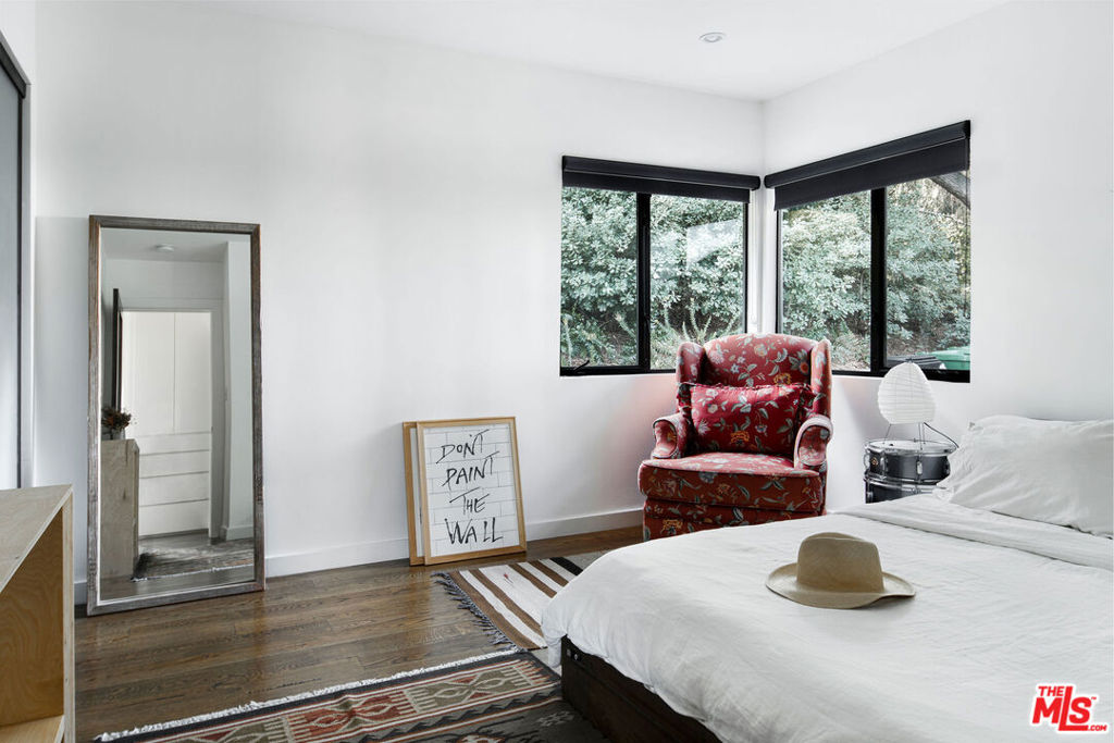 4225 San Rafael Avenue