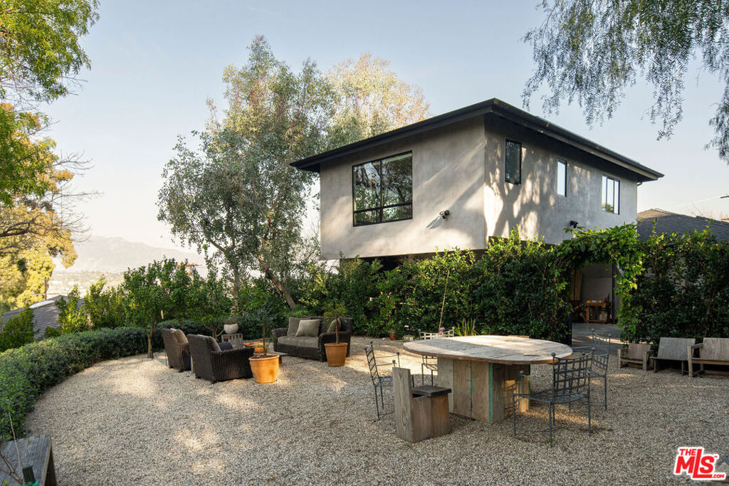 4225 San Rafael Avenue