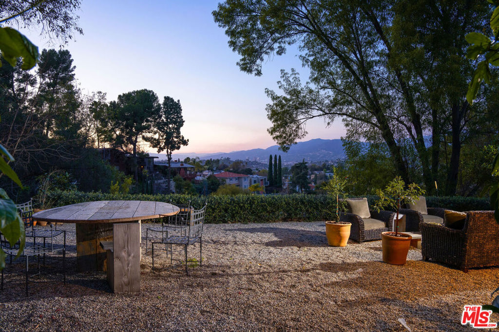 4225 San Rafael Avenue