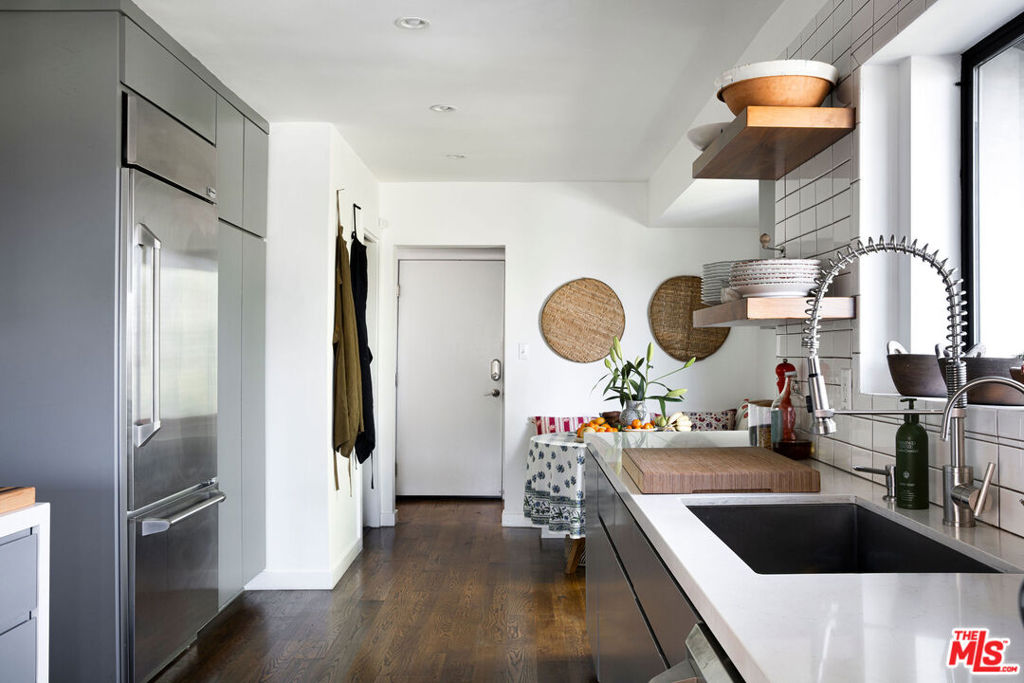 4225 San Rafael Avenue