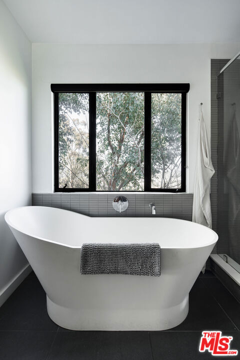 4225 San Rafael Avenue