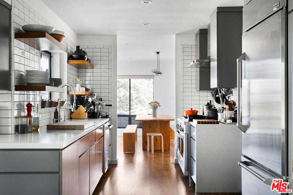 4225 San Rafael Avenue