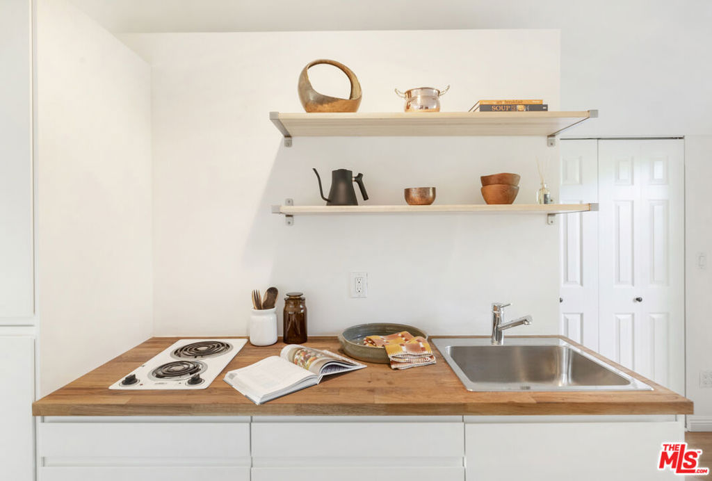 3410 Glenalbyn Drive