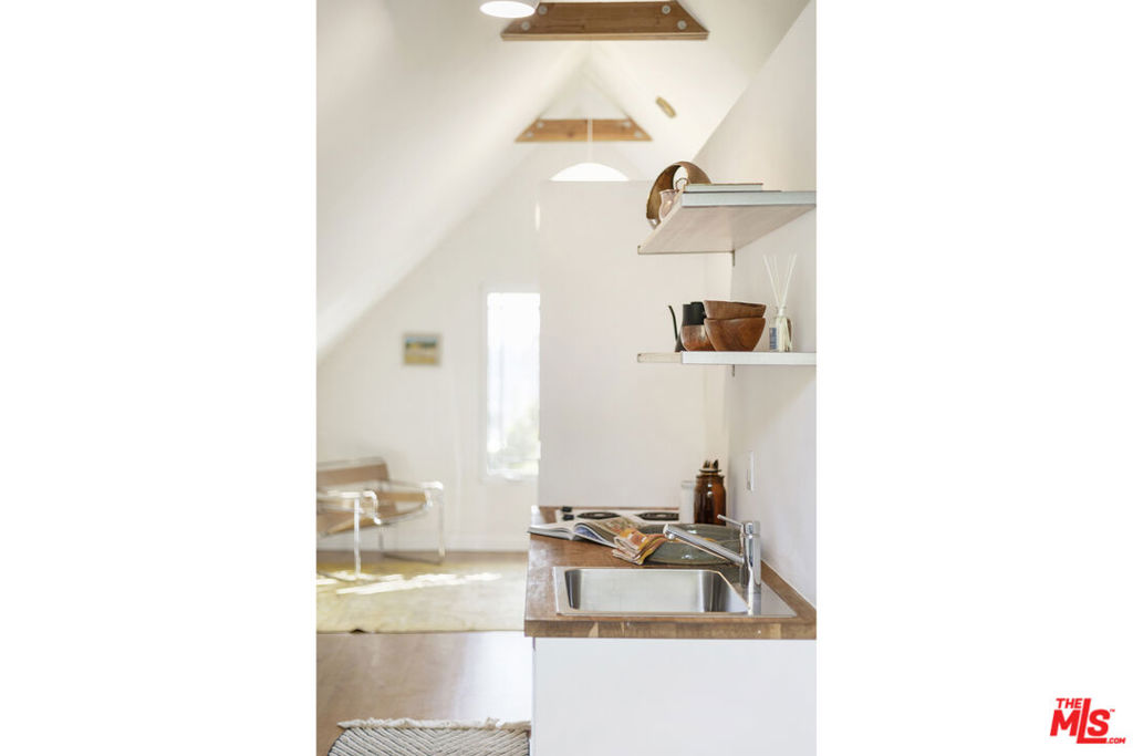 3410 Glenalbyn Drive