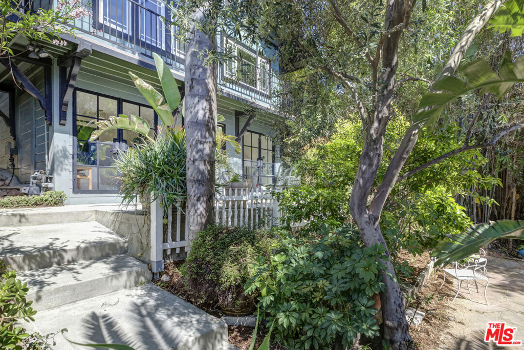 3410 Glenalbyn Drive