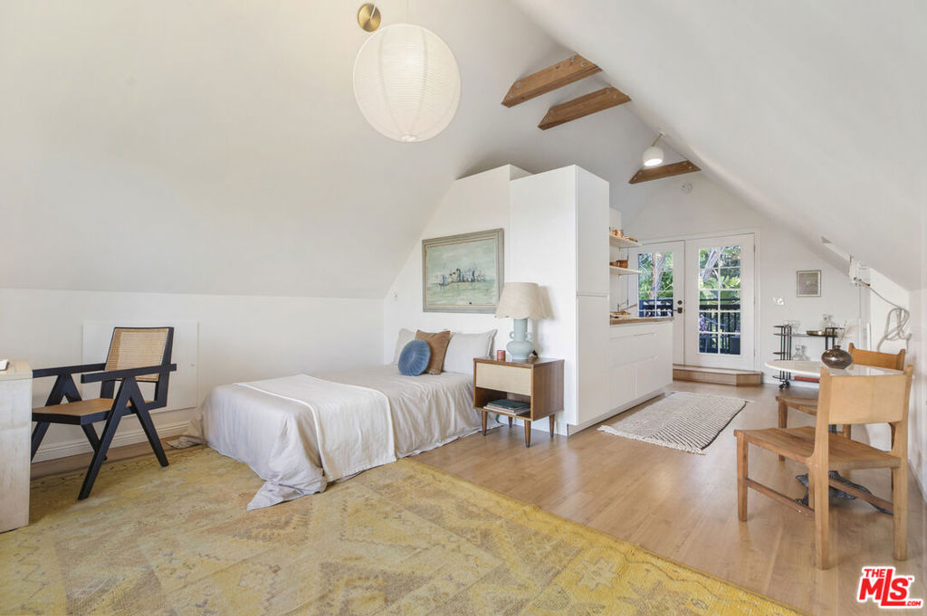 3410 Glenalbyn Drive