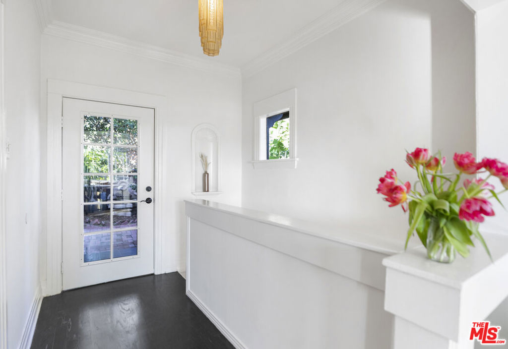 3410 Glenalbyn Drive