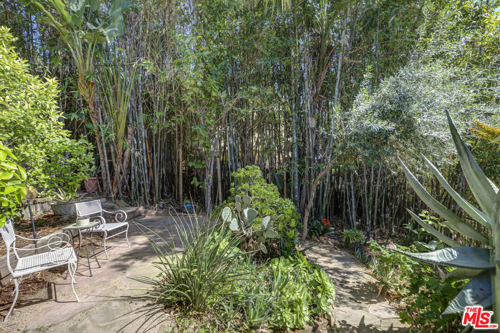 3410 Glenalbyn Drive