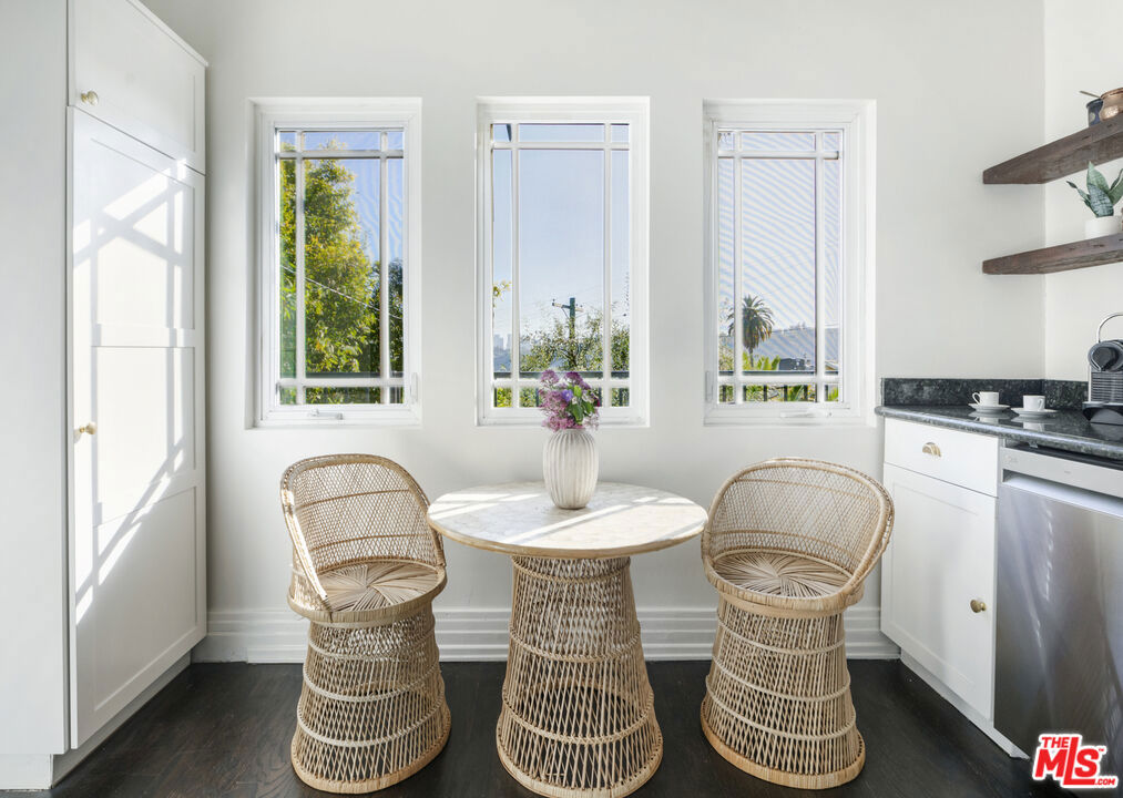 3410 Glenalbyn Drive