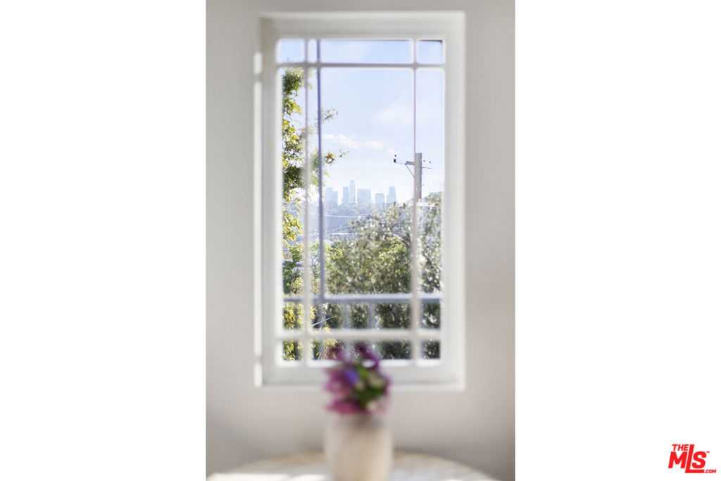 3410 Glenalbyn Drive