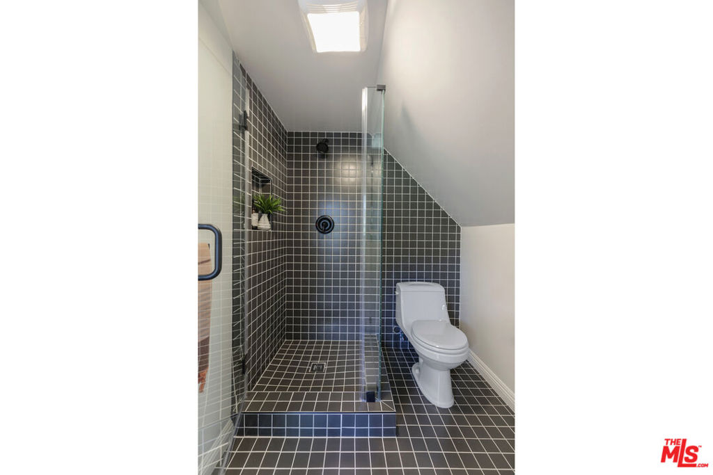 3410 Glenalbyn Drive