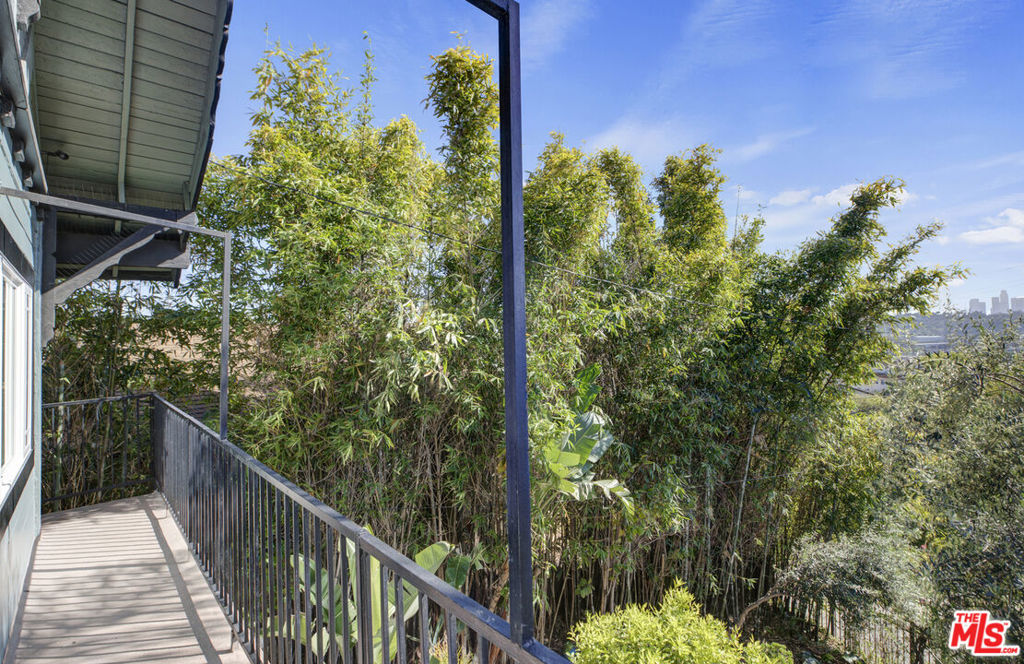 3410 Glenalbyn Drive