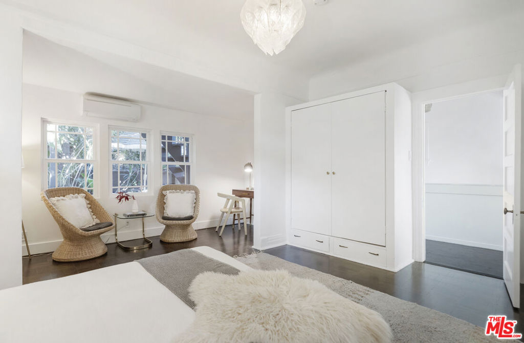 3410 Glenalbyn Drive