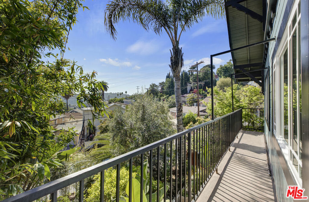 3410 Glenalbyn Drive