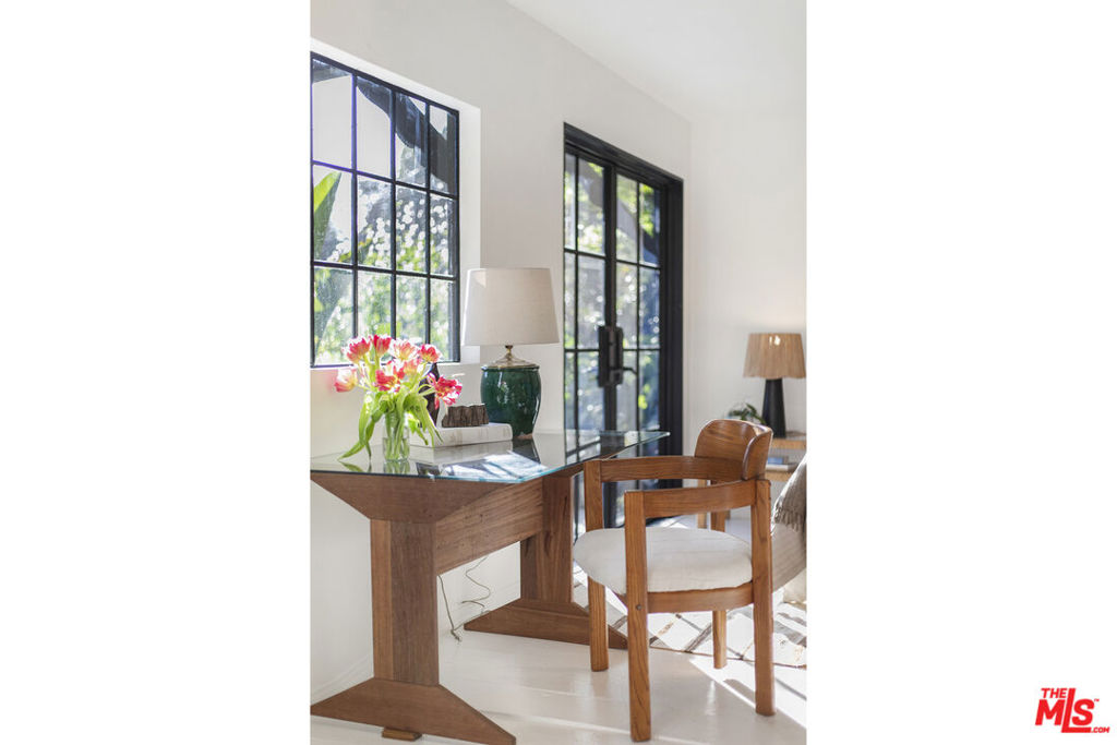 3410 Glenalbyn Drive