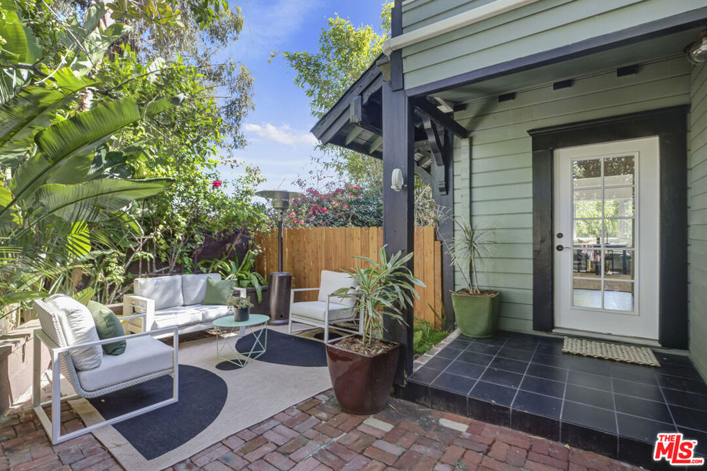 3410 Glenalbyn Drive