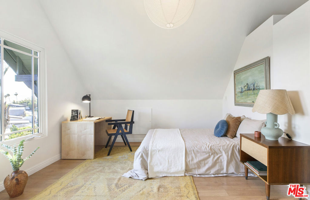 3410 Glenalbyn Drive