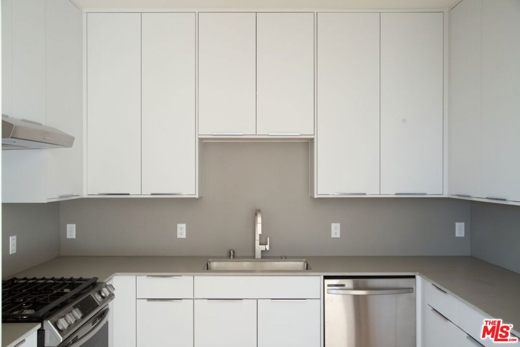 4826 Franklin Avenue 6