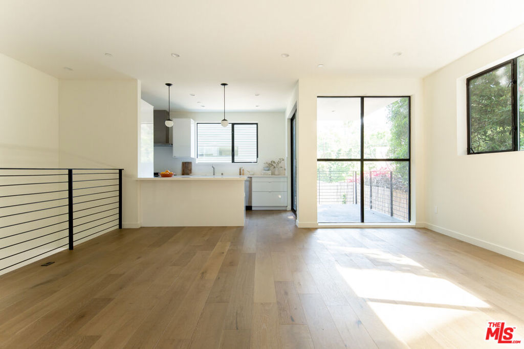 6348 Primrose Avenue