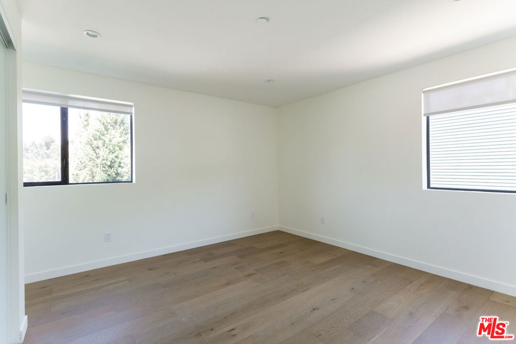 6348 Primrose Avenue