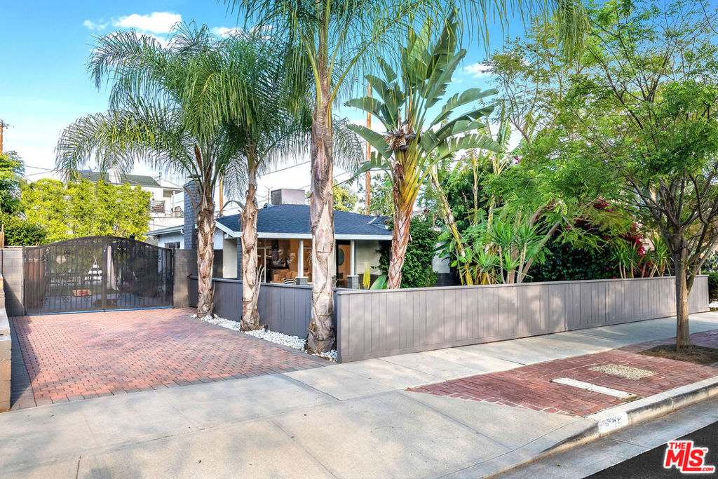 536 S Mariposa Street