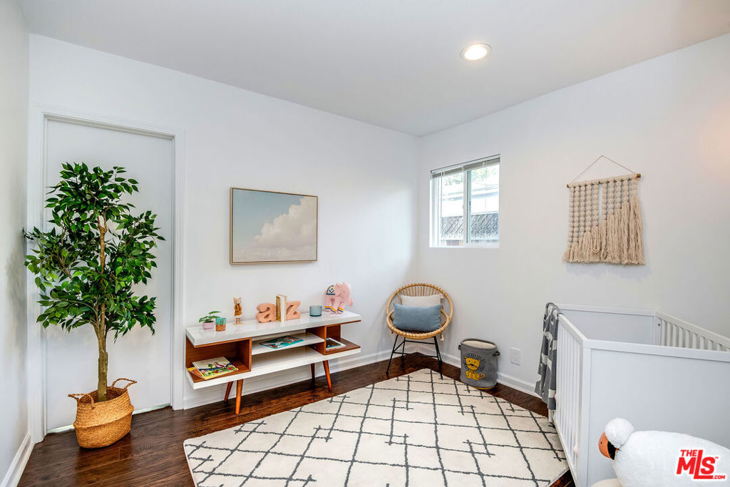 536 S Mariposa Street