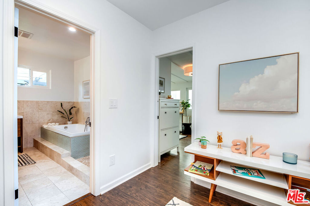 536 S Mariposa Street