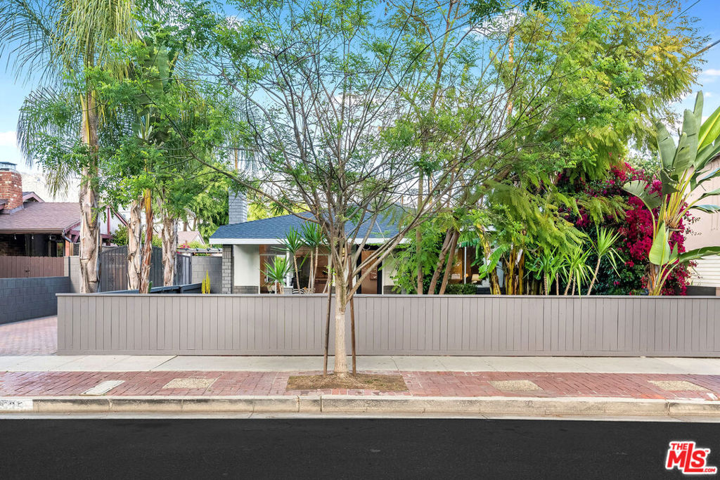 536 S Mariposa Street