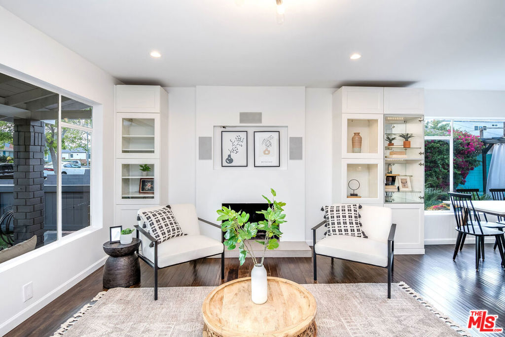 536 S Mariposa Street