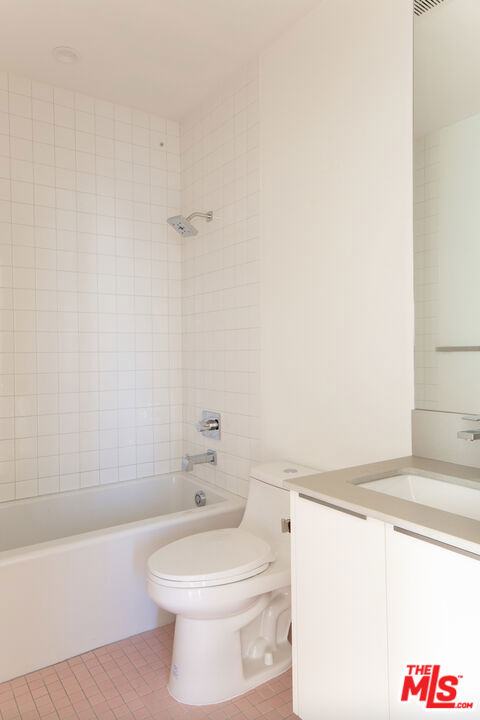 4826 Franklin Avenue 5