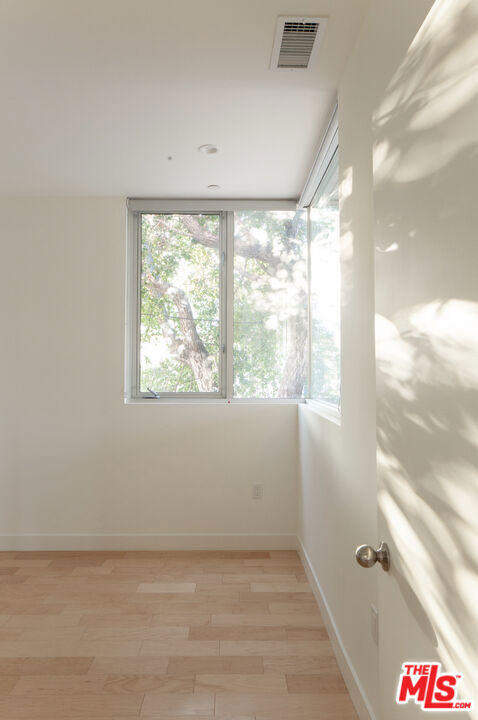 4826 Franklin Avenue 5