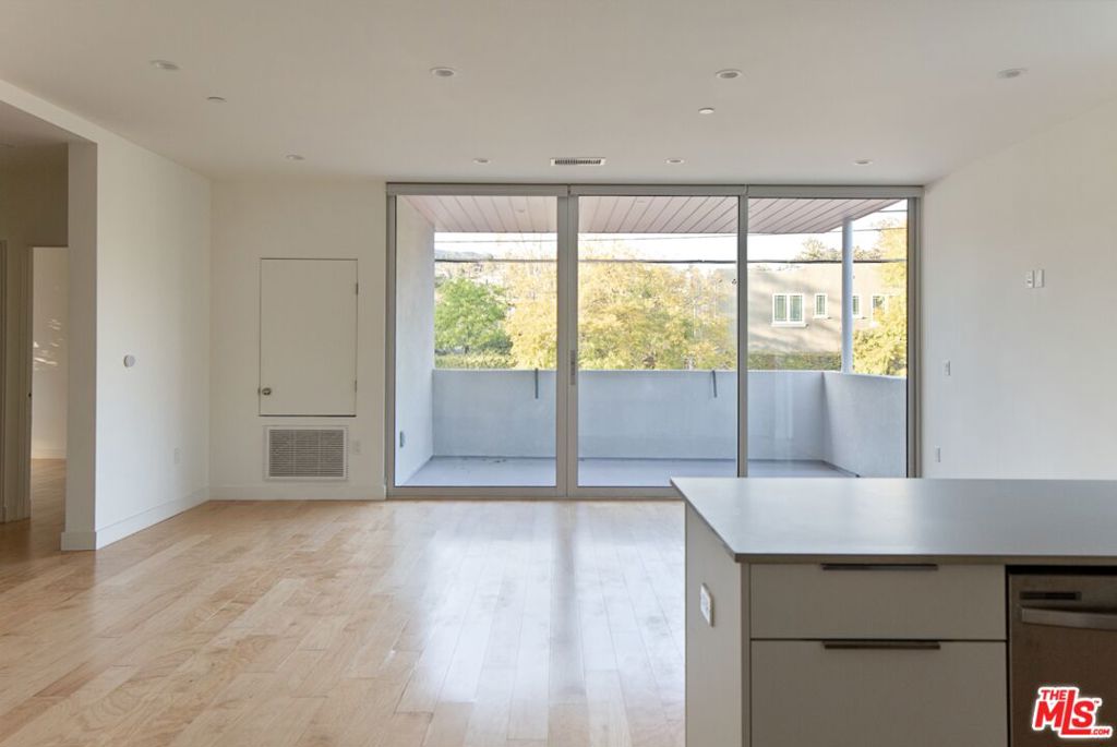 4826 Franklin Avenue 5