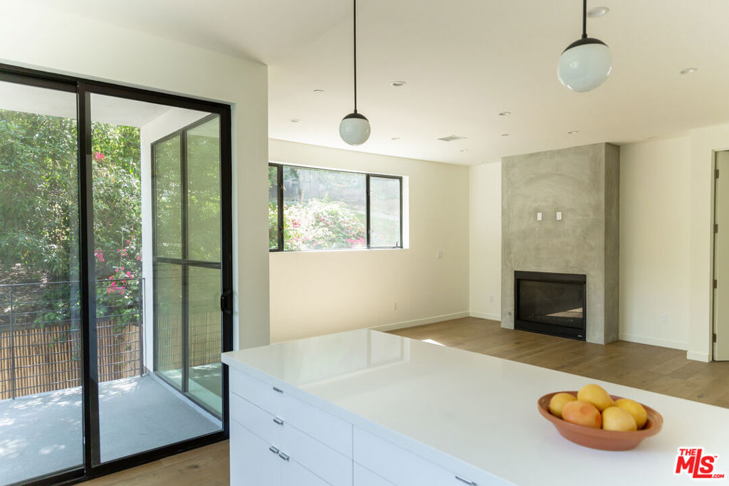 6348 Primrose Avenue