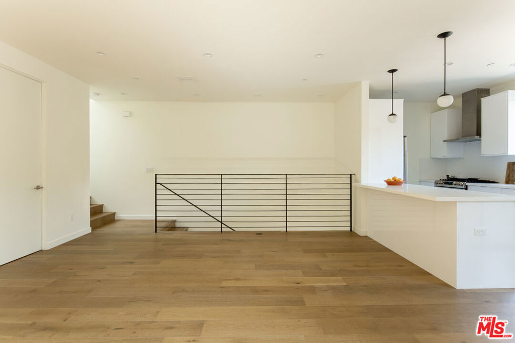 6348 Primrose Avenue